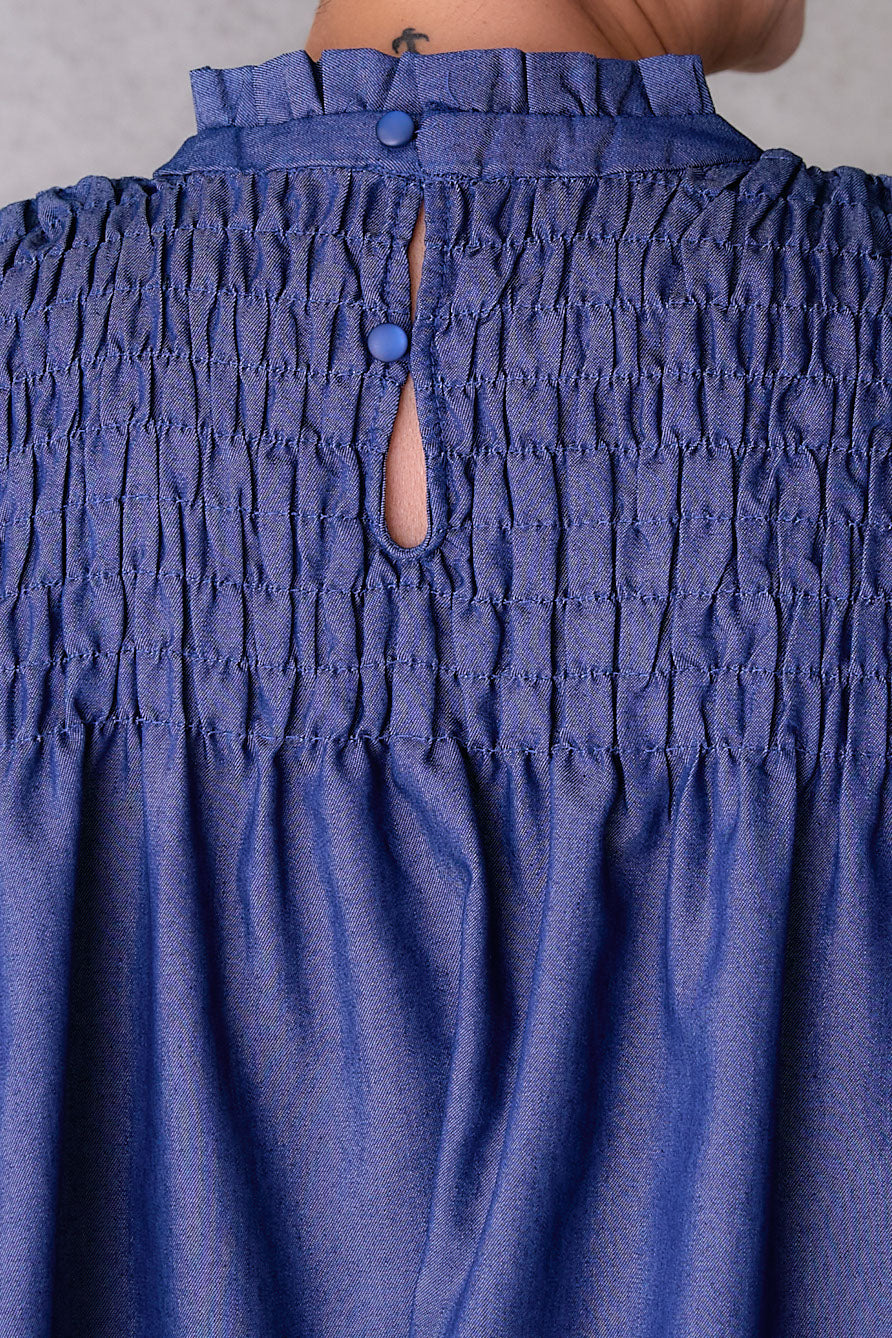 【予約】ソフトデニムシャーリングスタンドネックワンピース