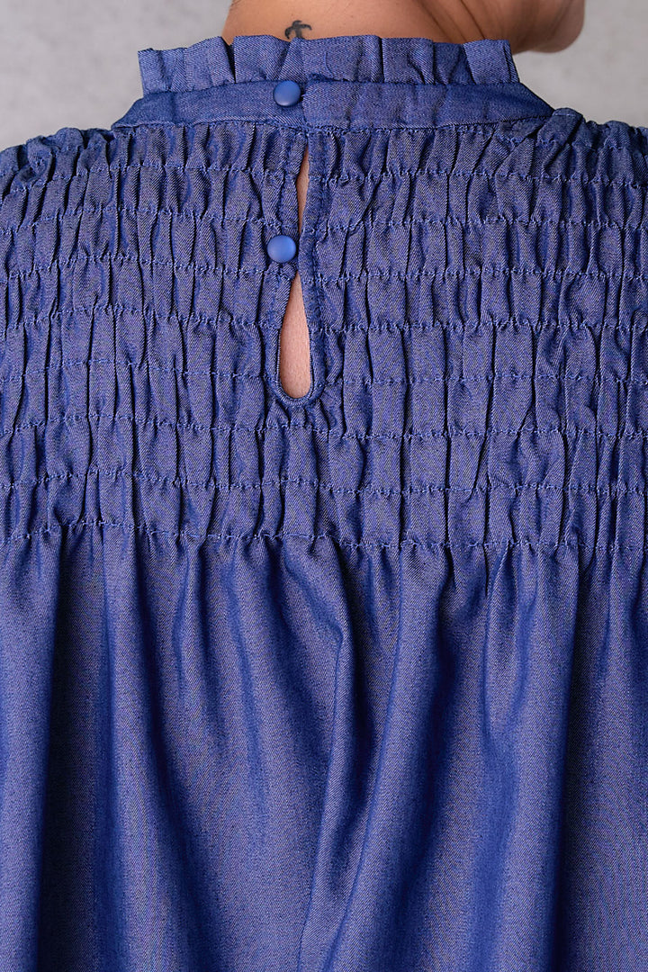 【予約】ソフトデニムシャーリングスタンドネックワンピース