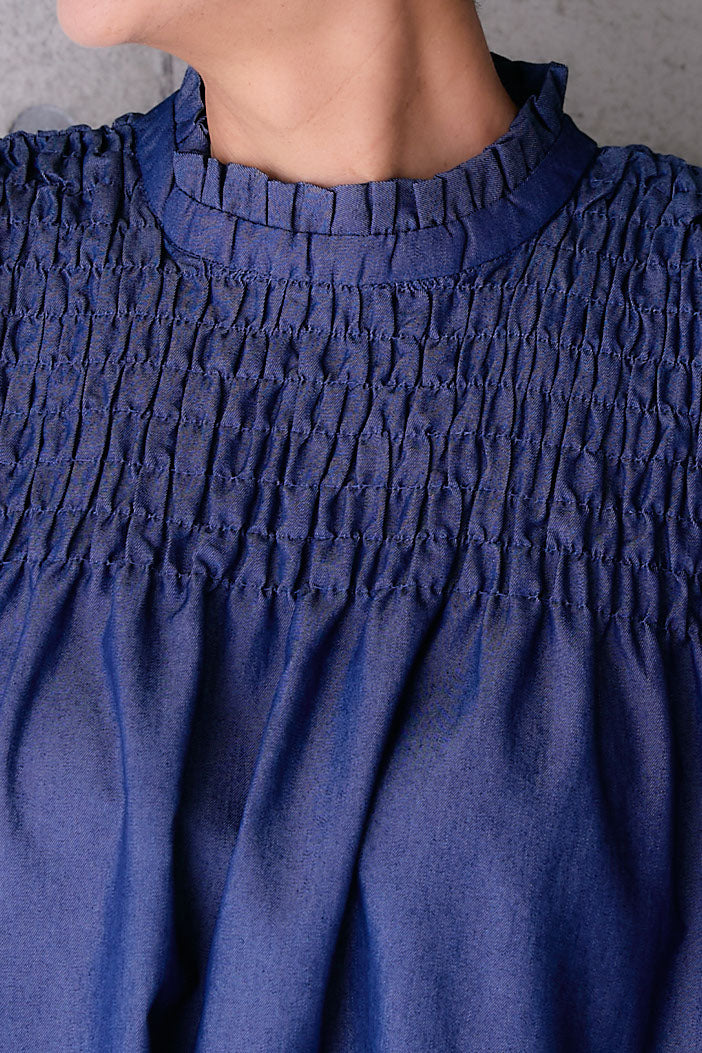 【予約】ソフトデニムシャーリングスタンドネックワンピース