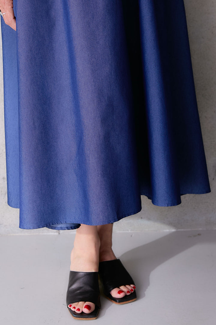 【予約】ソフトデニムシャーリングスタンドネックワンピース