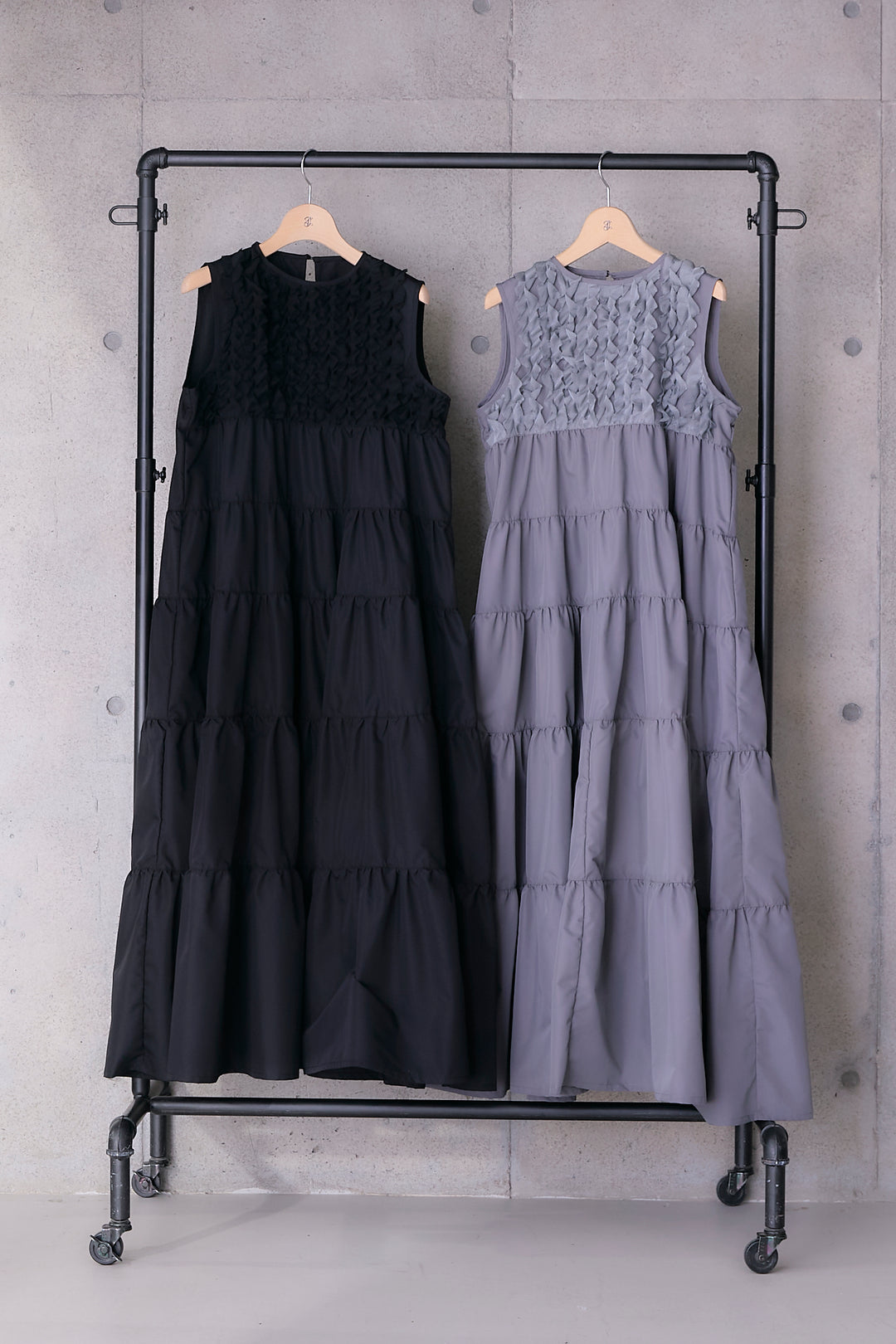 【SET】グロッシーフリルティアードワンピース+グロッシーフリルティアードワンピース(2set)