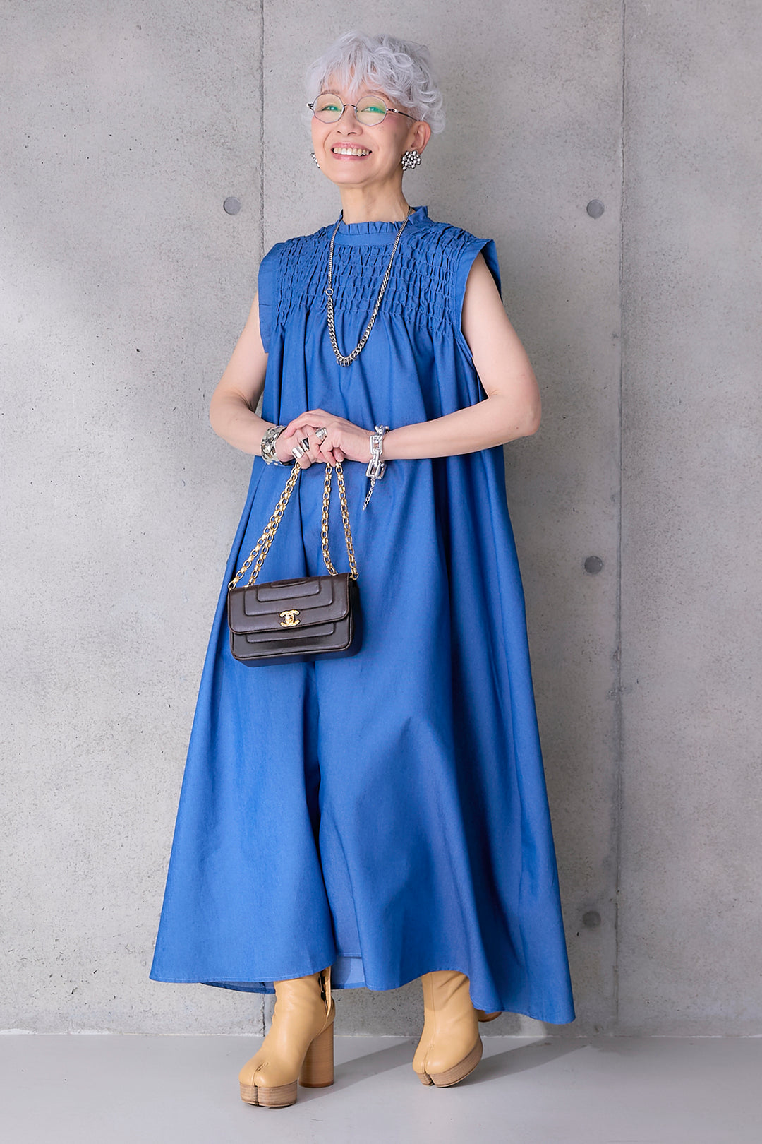 【予約】ソフトデニムシャーリングスタンドネックワンピース