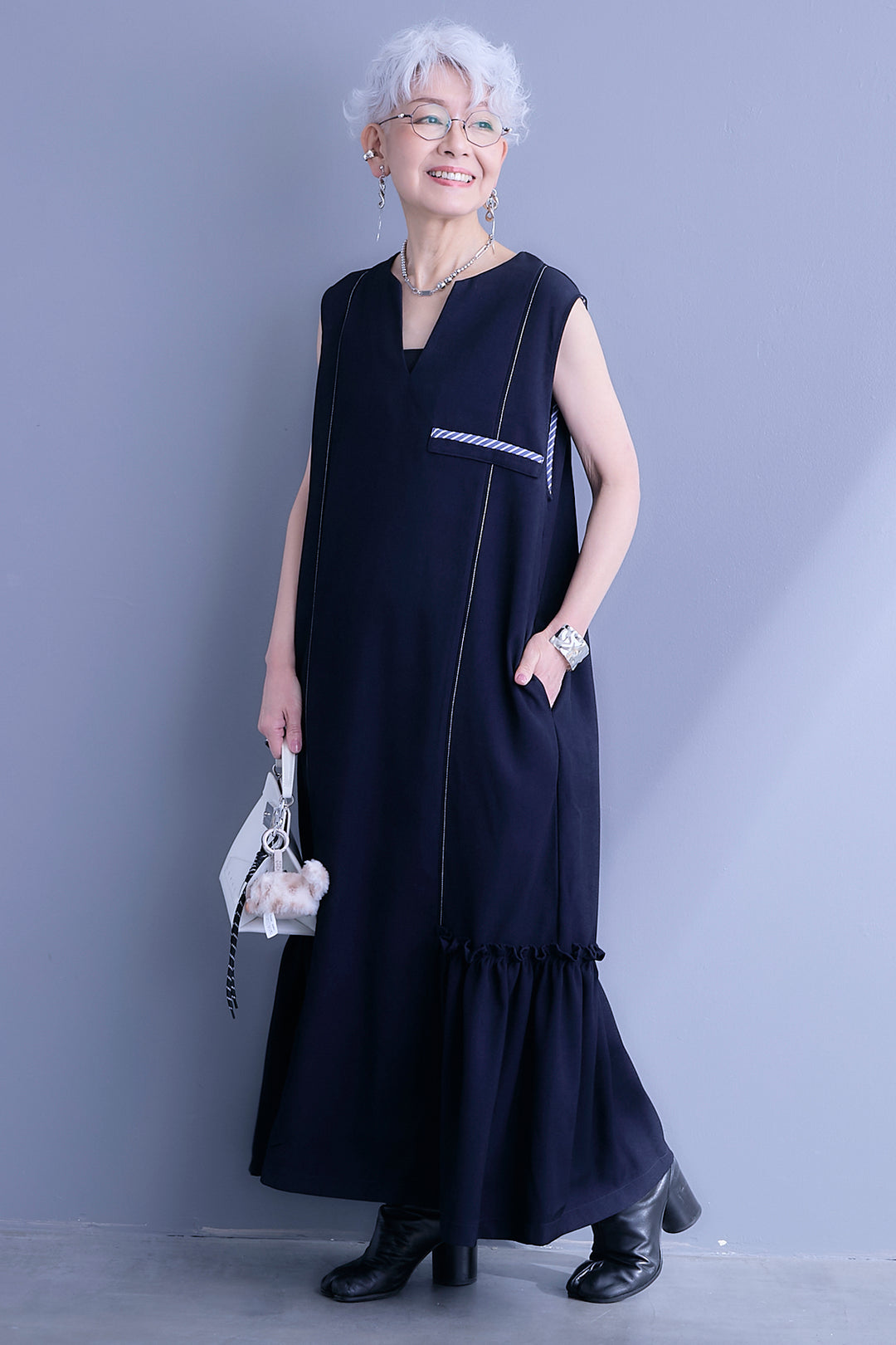 【予約】パイピングデザインスキッパーノースリーブワンピース