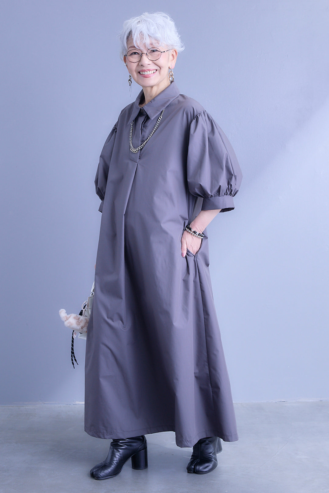 【予約】バックロゴエンブロイダリーボリュームスリーブシャツワンピース