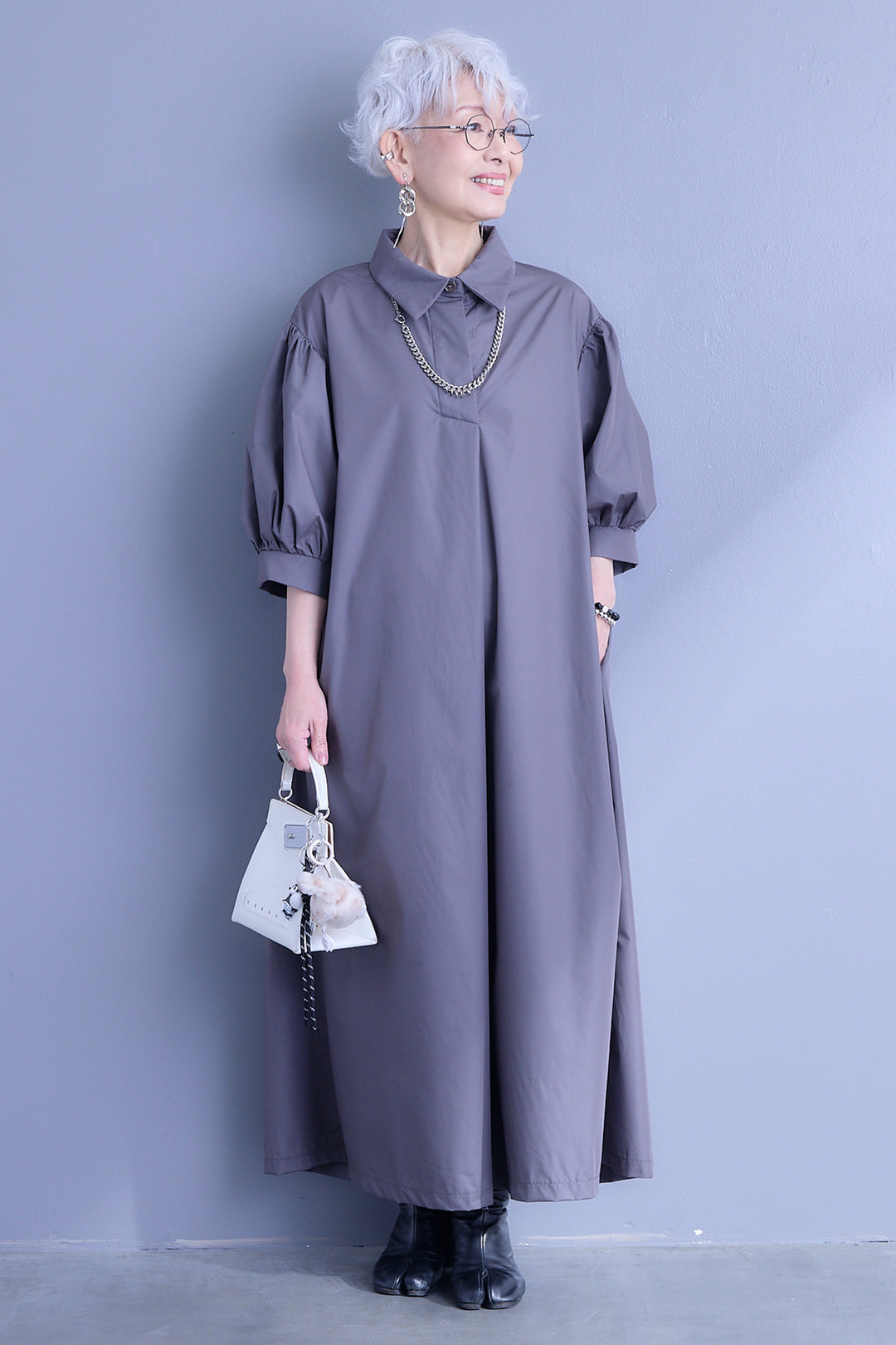 【予約】バックロゴエンブロイダリーボリュームスリーブシャツワンピース