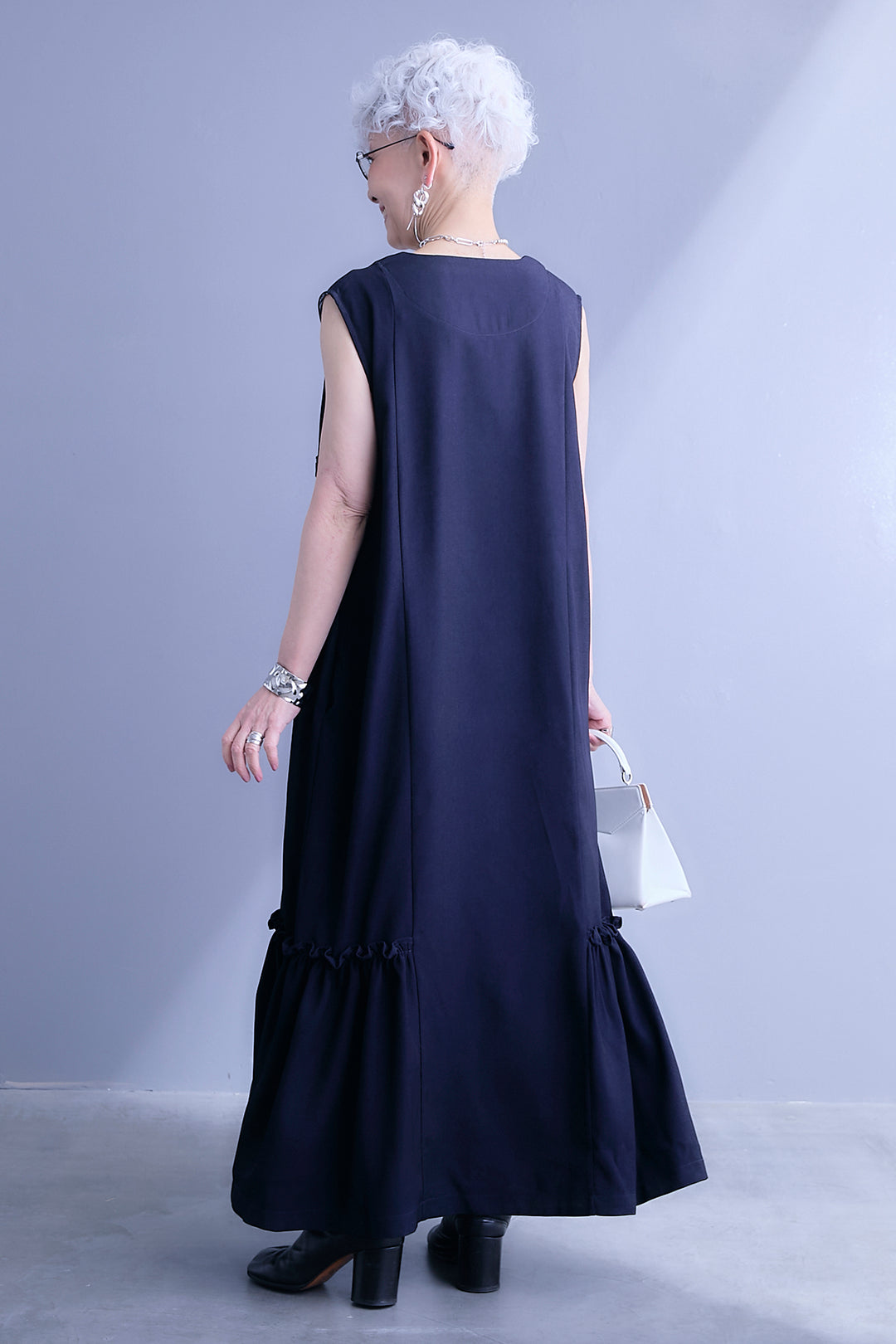 【予約】パイピングデザインスキッパーノースリーブワンピース