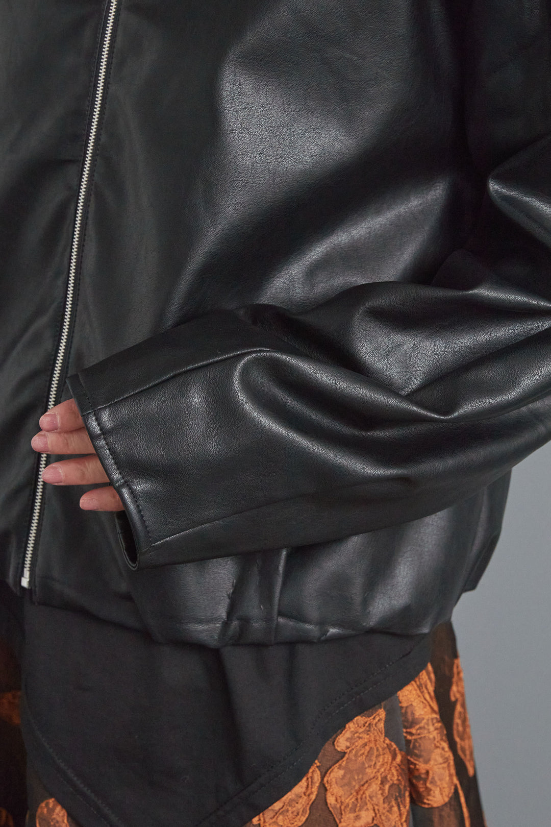 【SET】ビジューニットセットアップ+ラウンドシルエットエコレザーノーカラージャケット(2set)