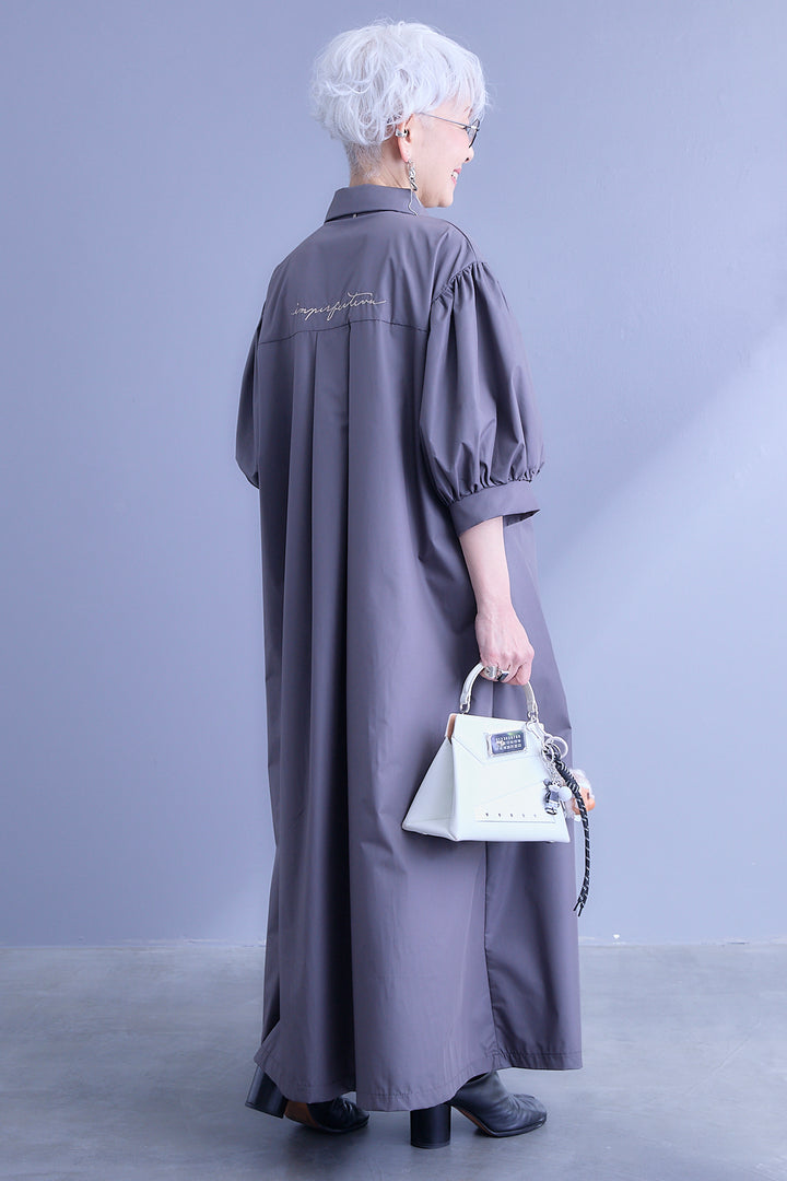 【予約】バックロゴエンブロイダリーボリュームスリーブシャツワンピース