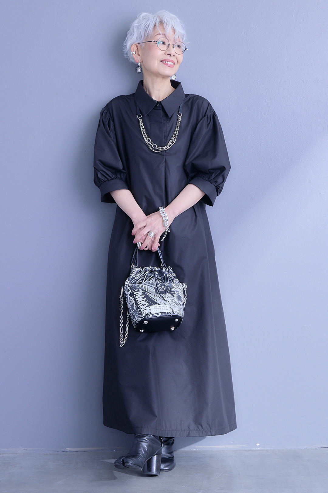 【予約】バックロゴエンブロイダリーボリュームスリーブシャツワンピース