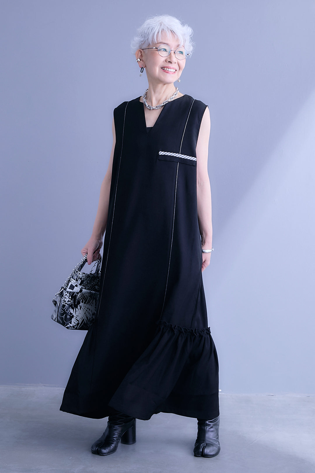 【予約】パイピングデザインスキッパーノースリーブワンピース