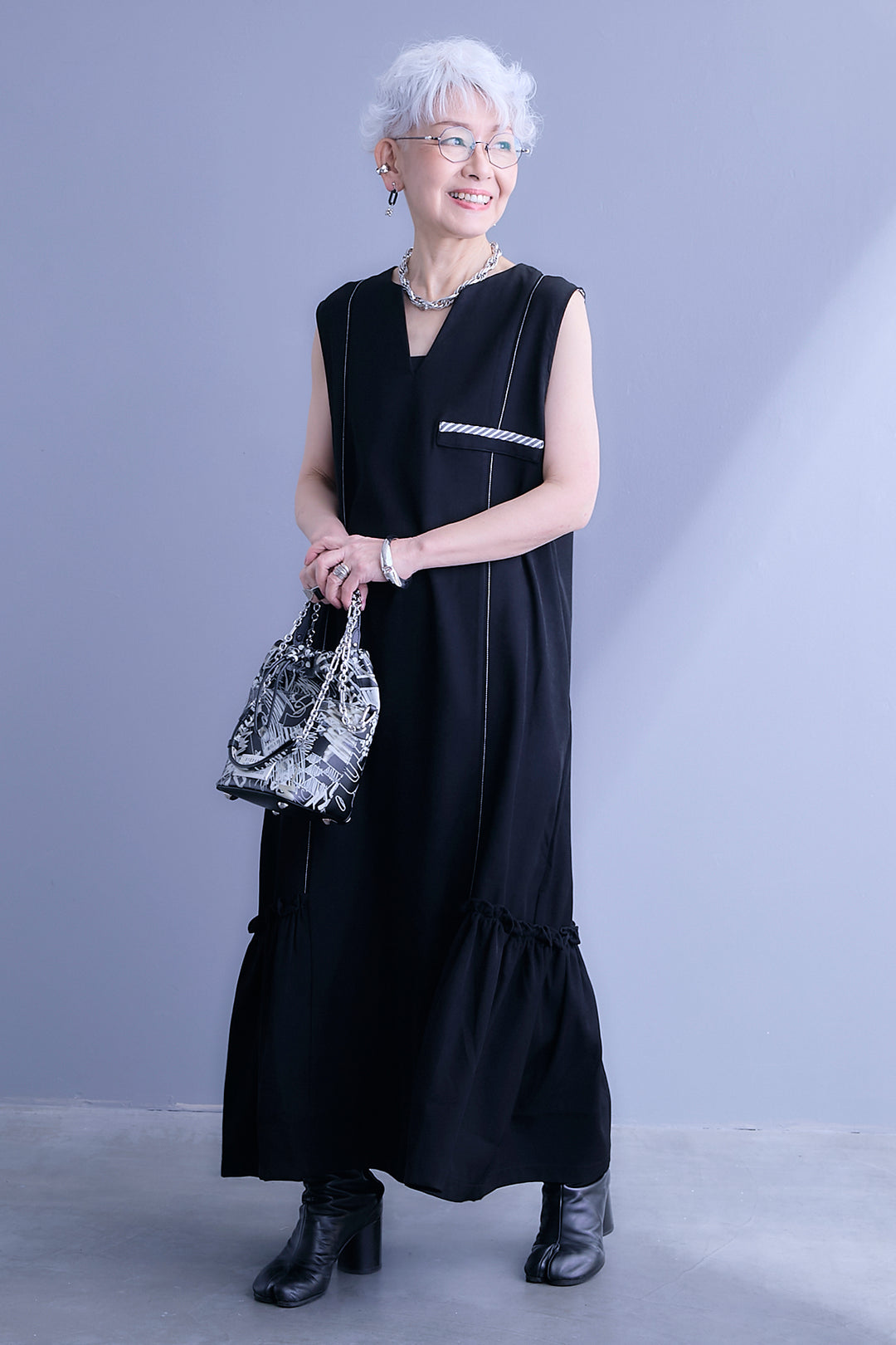 【予約】パイピングデザインスキッパーノースリーブワンピース