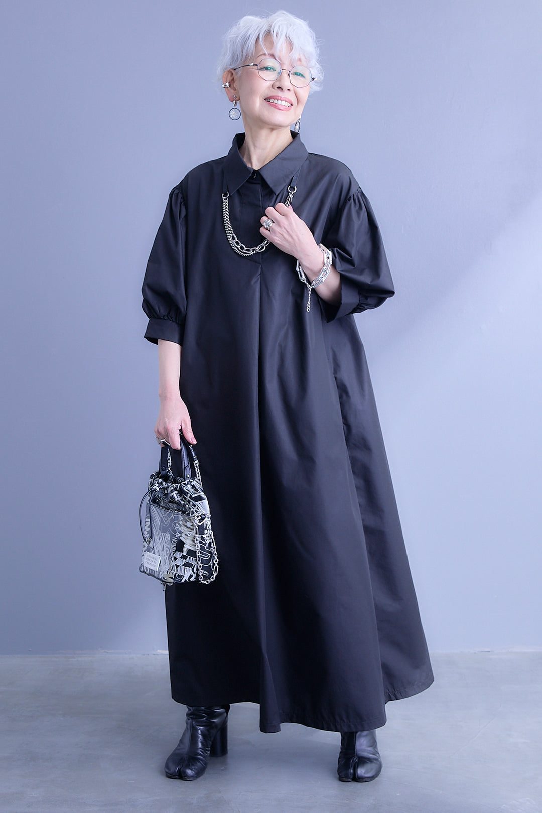 【予約】バックロゴエンブロイダリーボリュームスリーブシャツワンピース