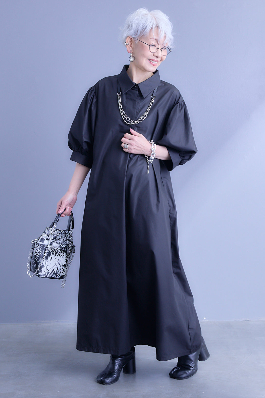 【予約】バックロゴエンブロイダリーボリュームスリーブシャツワンピース