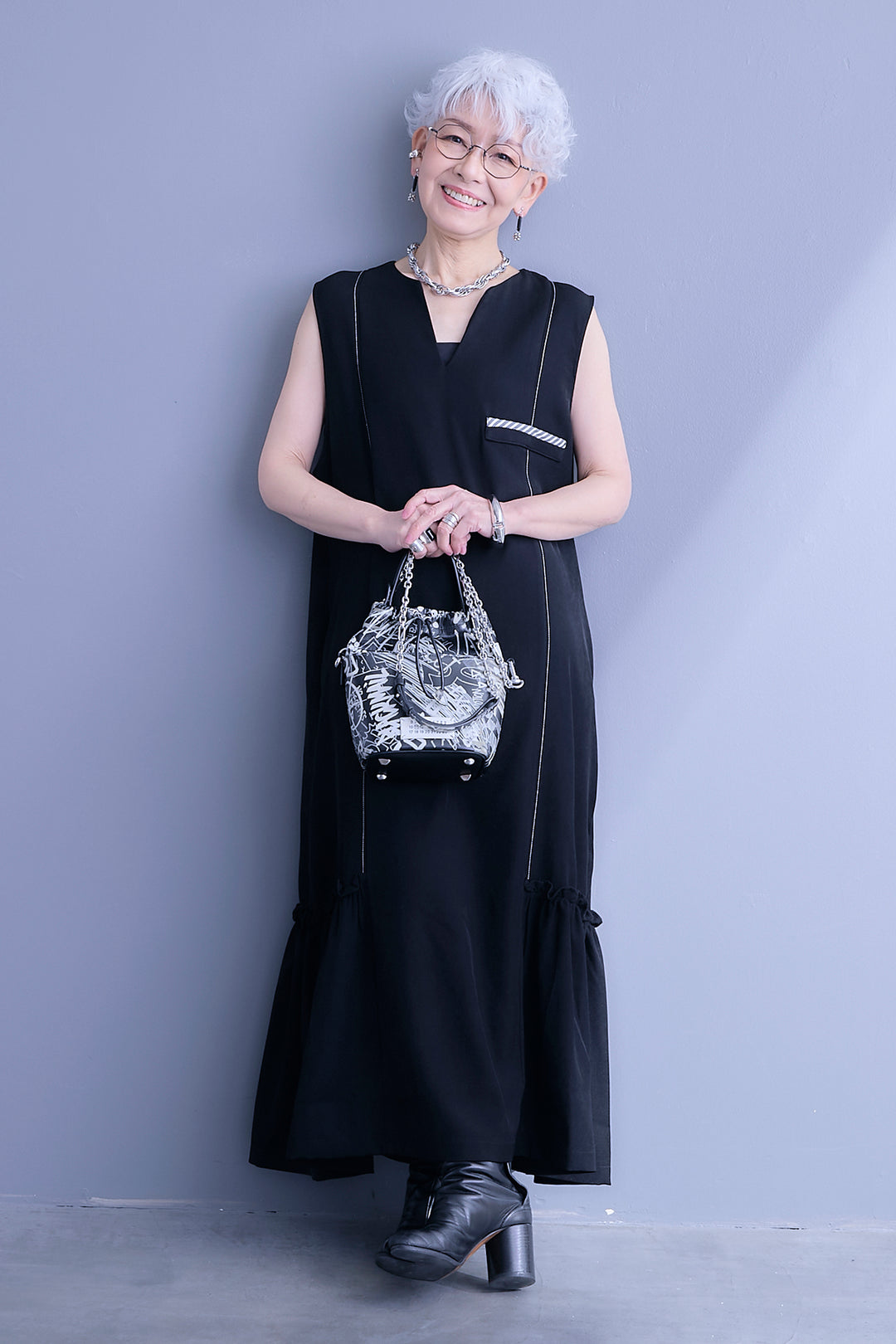 【予約】パイピングデザインスキッパーノースリーブワンピース