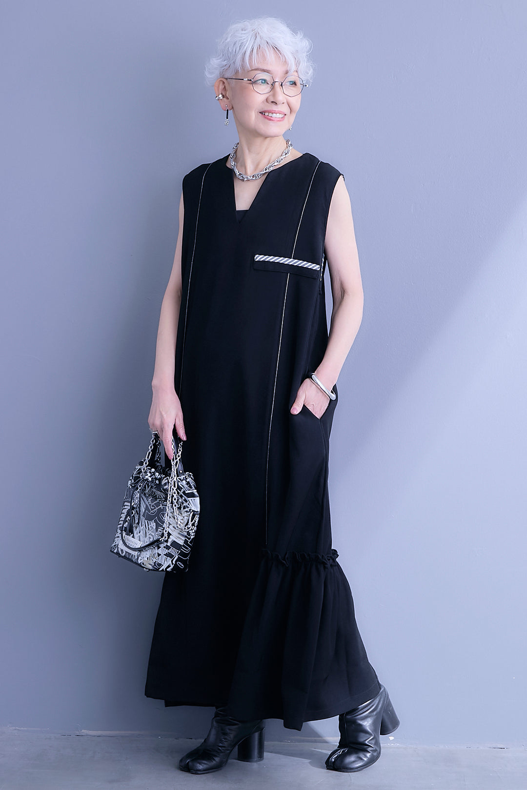 【予約】パイピングデザインスキッパーノースリーブワンピース