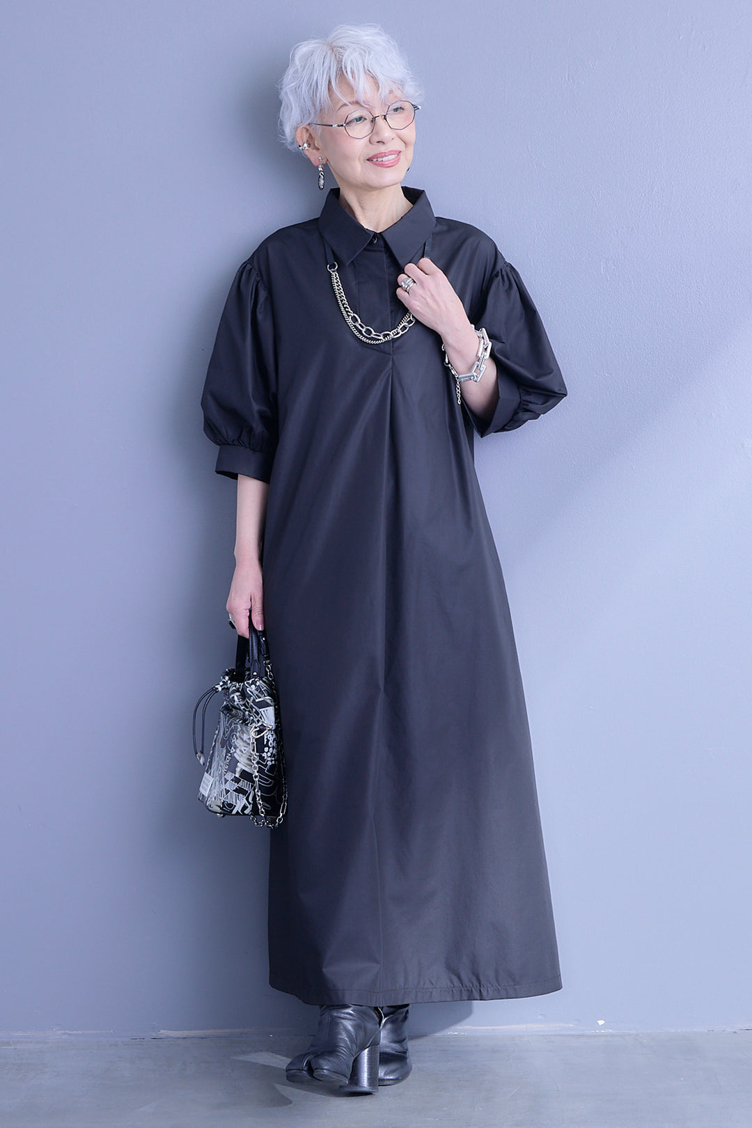 【予約】バックロゴエンブロイダリーボリュームスリーブシャツワンピース