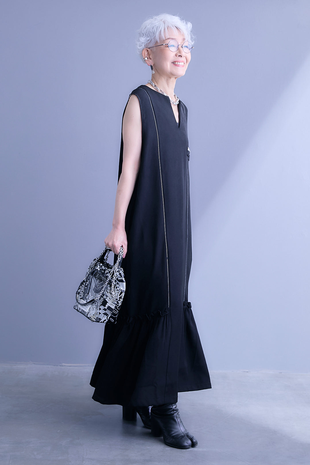 【予約】パイピングデザインスキッパーノースリーブワンピース