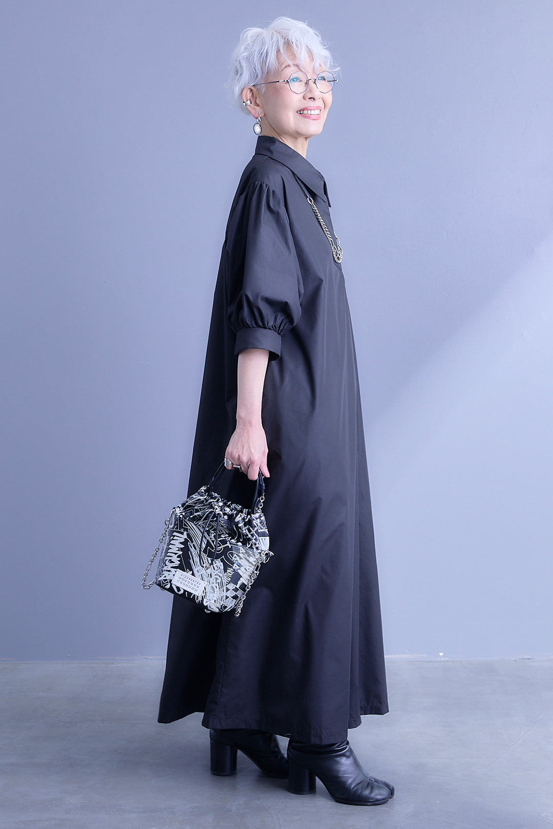 【予約】バックロゴエンブロイダリーボリュームスリーブシャツワンピース