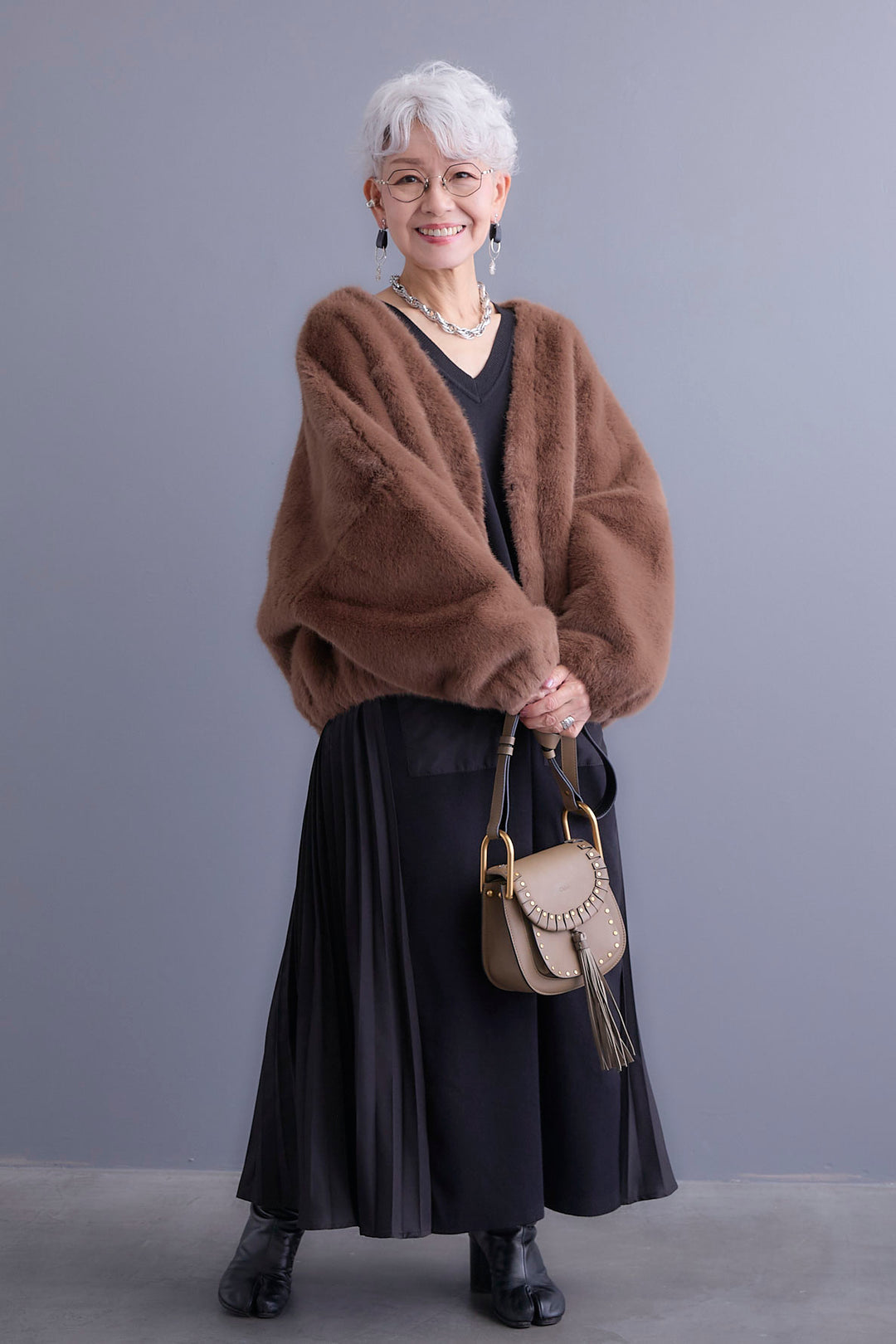 【SET】ZIPポケットサイドプリーツニットワンピース+ノーカラーラウンドシルエットファーコート(2set)